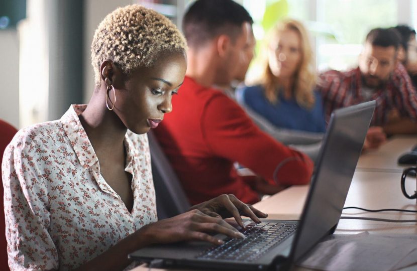 motivational speaker 20 omqjumq99vuouvz7n5slddm5jljdrr8neh1ol2u2zc - Sales Coaching